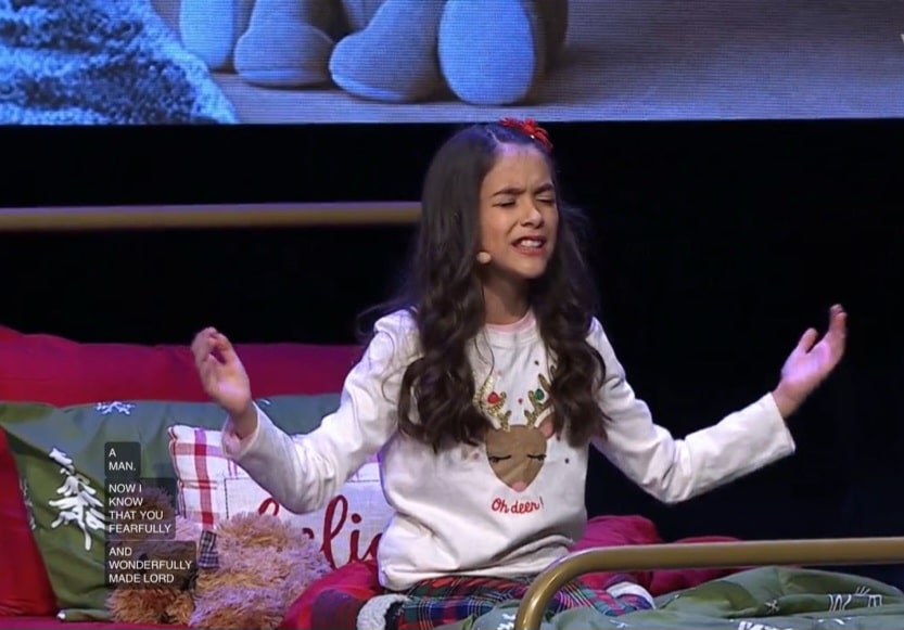 isabella-praying-during-play